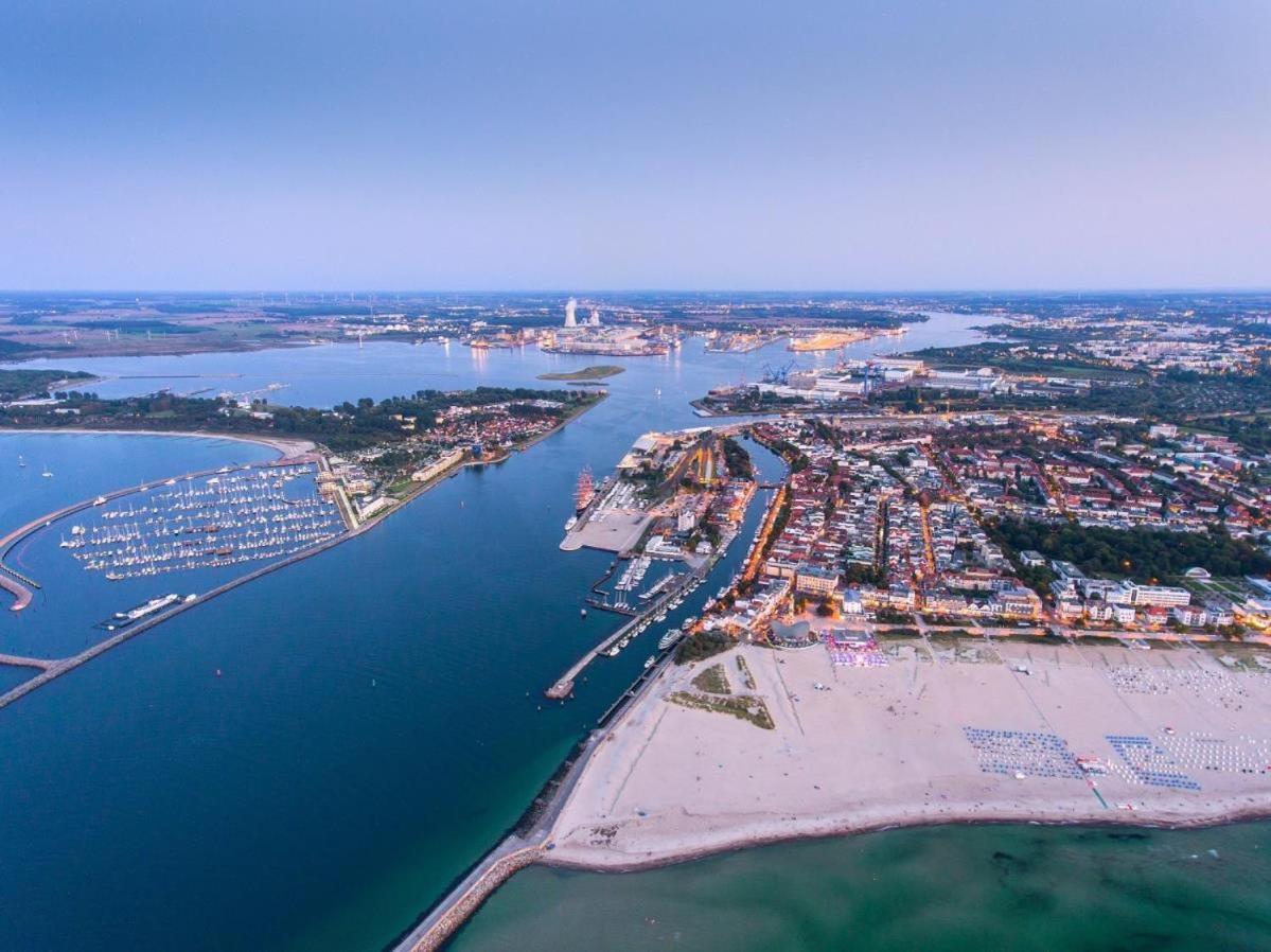 Berringer, Leuchtfeuer, Direkt An Der Promenade Appartement Rostock Buitenkant foto